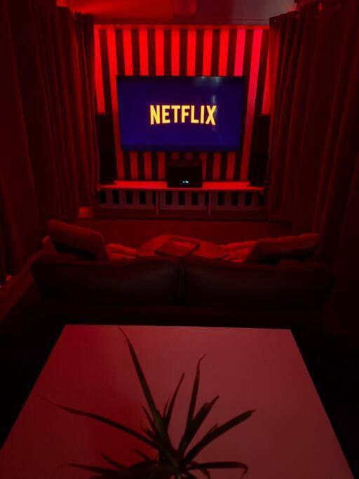 Experience Cinema Immersif Dans Appartement Renove Pres De Montmartre パリ エクステリア 写真